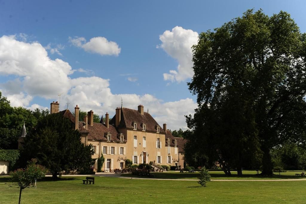 Château de Vault de Lugny: Discover a Luxurious Escape to French Elegance