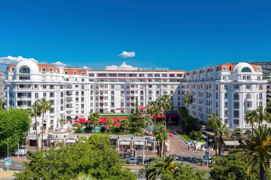 Hôtel Barrière Le Majestic Cannes: Your Luxurious Getaway Awaits in the Heart of Cannes