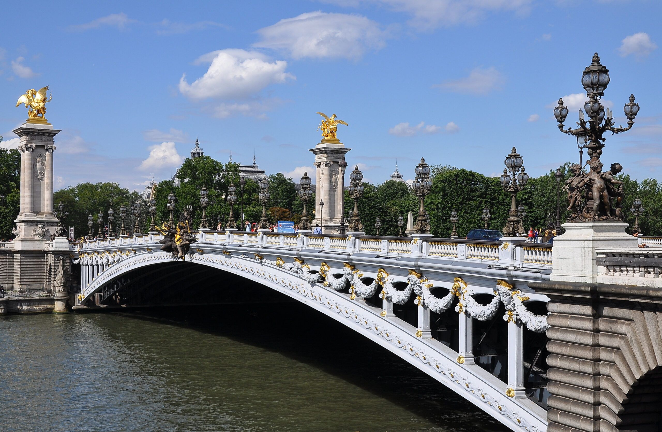 Cầu Alexandre III: The Stunning Parisian Bridge You Can’t Miss