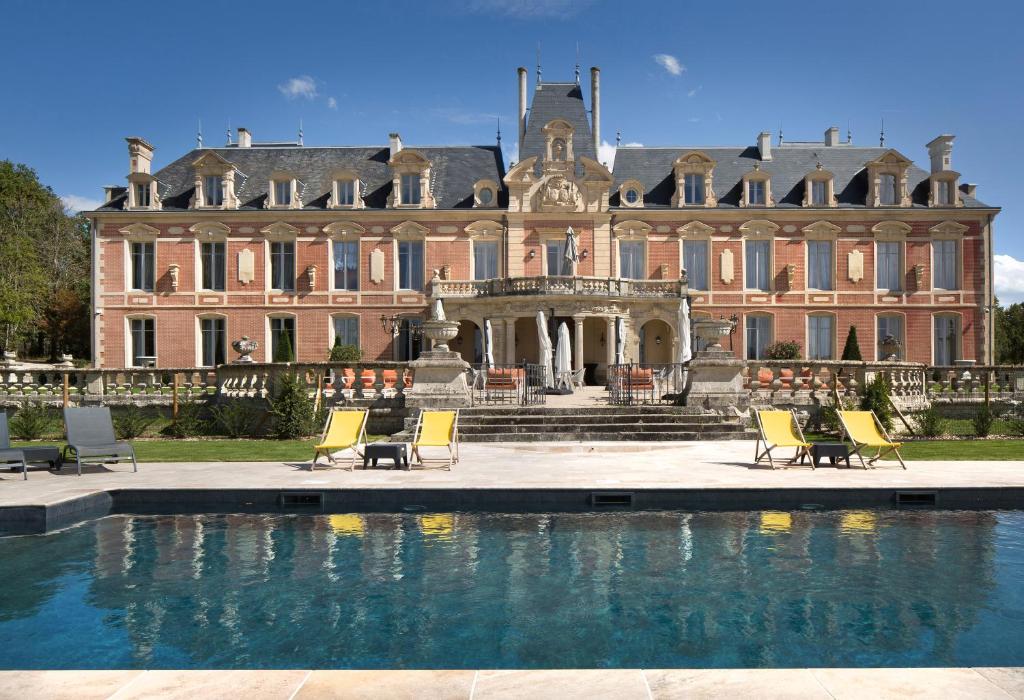 Alexandra Palace &#8211; La Maison Younan: The Ultimate Luxury Experience in France
