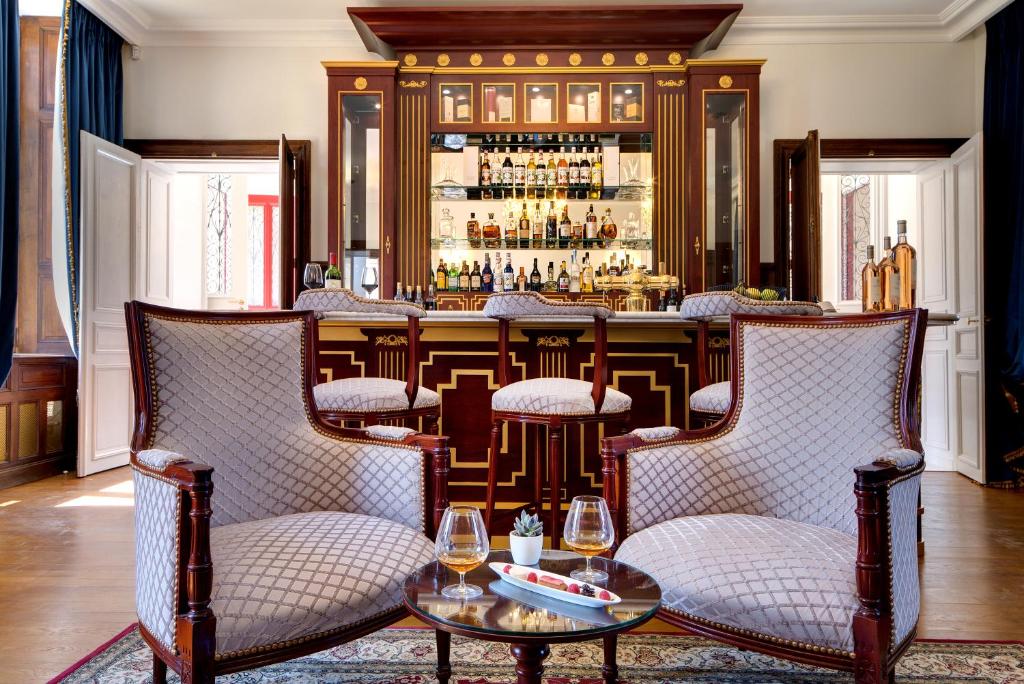 Alexandra Palace &#8211; La Maison Younan: The Ultimate Luxury Experience in France