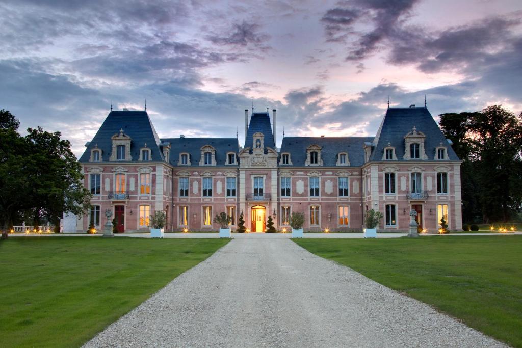 Alexandra Palace &#8211; La Maison Younan: The Ultimate Luxury Experience in France