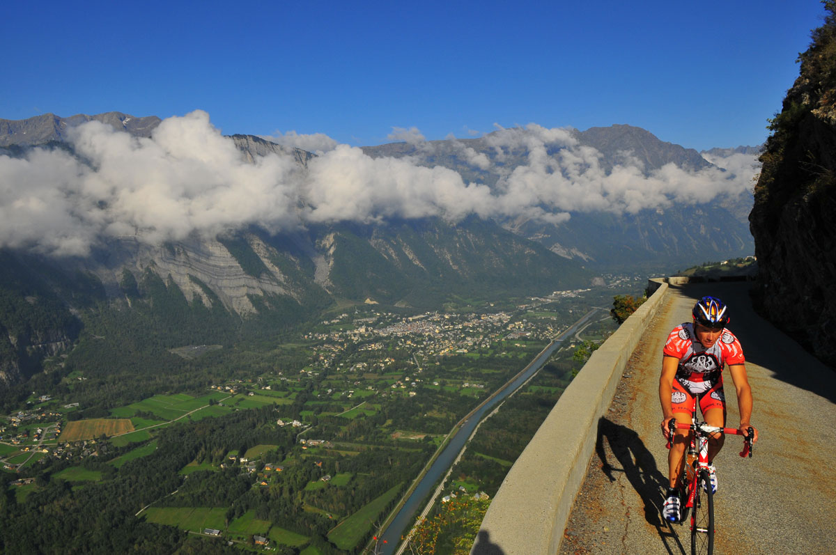 Alpe d’Huez: The Ultimate Alpine Adventure You Can’t Miss