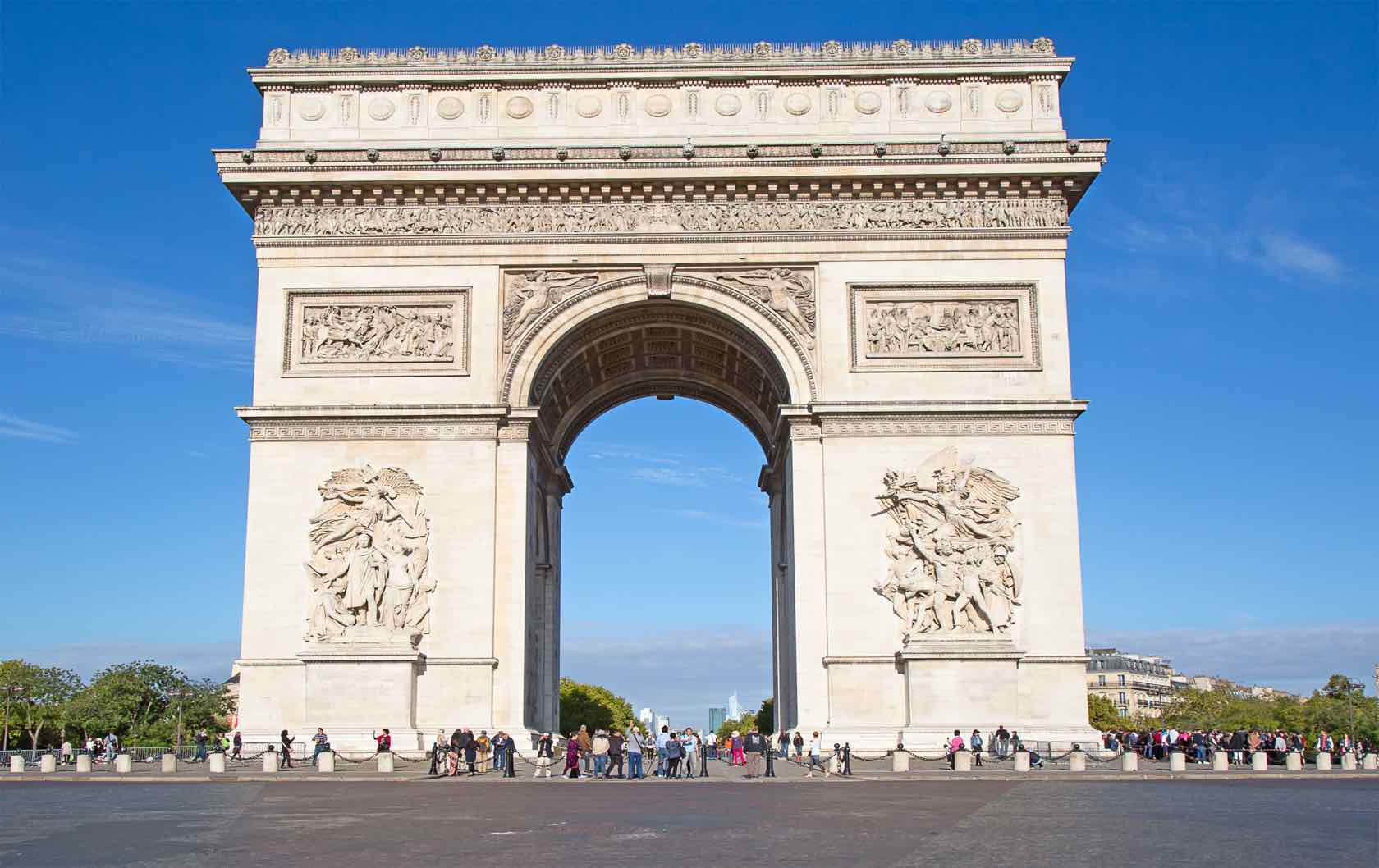 Arc de Triomphe: Paris’ Ultimate Showstopper You Can’t Miss
