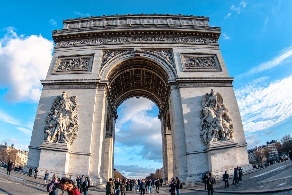 Arc de Triomphe: Paris’ Ultimate Showstopper You Can’t Miss