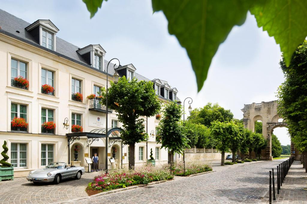 Auberge du Jeu de Paume: A Hidden Gem in Chantilly for the Ultimate Luxury Experience