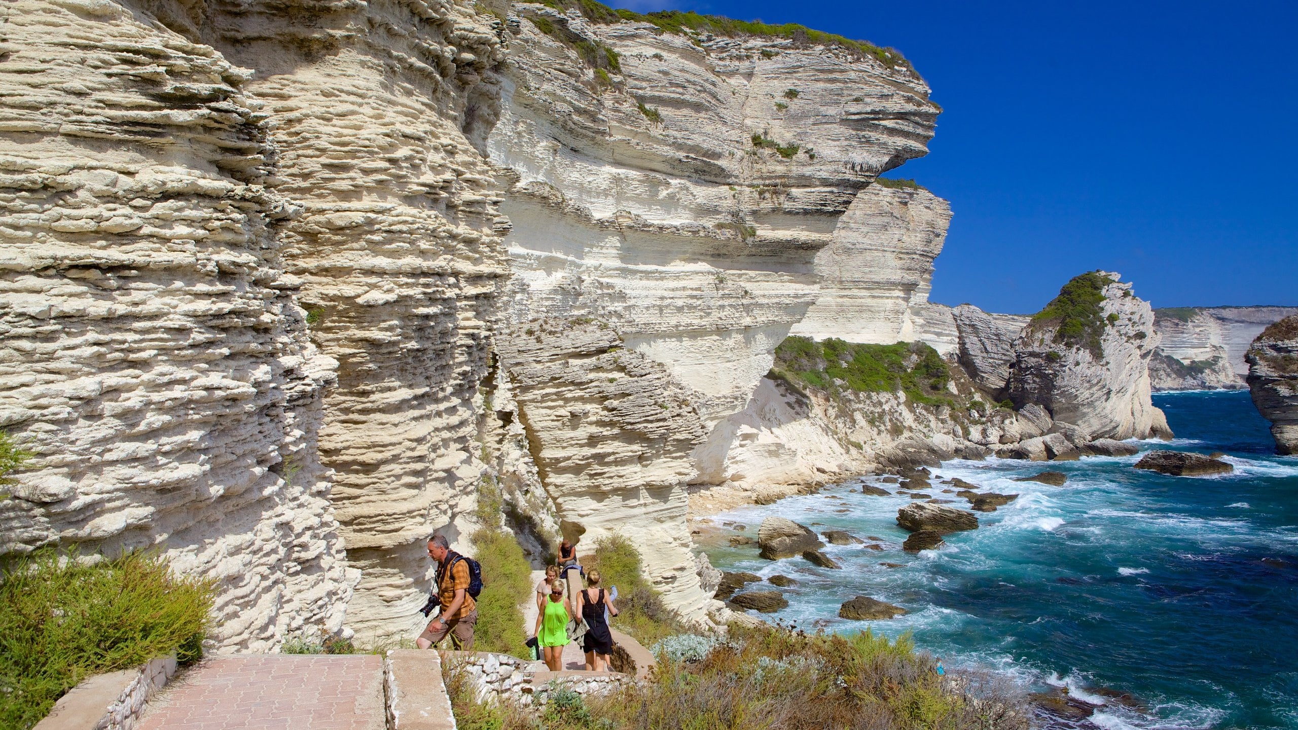 Bonifacio: The Ultimate Travel Guide to Corsica&#8217;s Hidden Gem