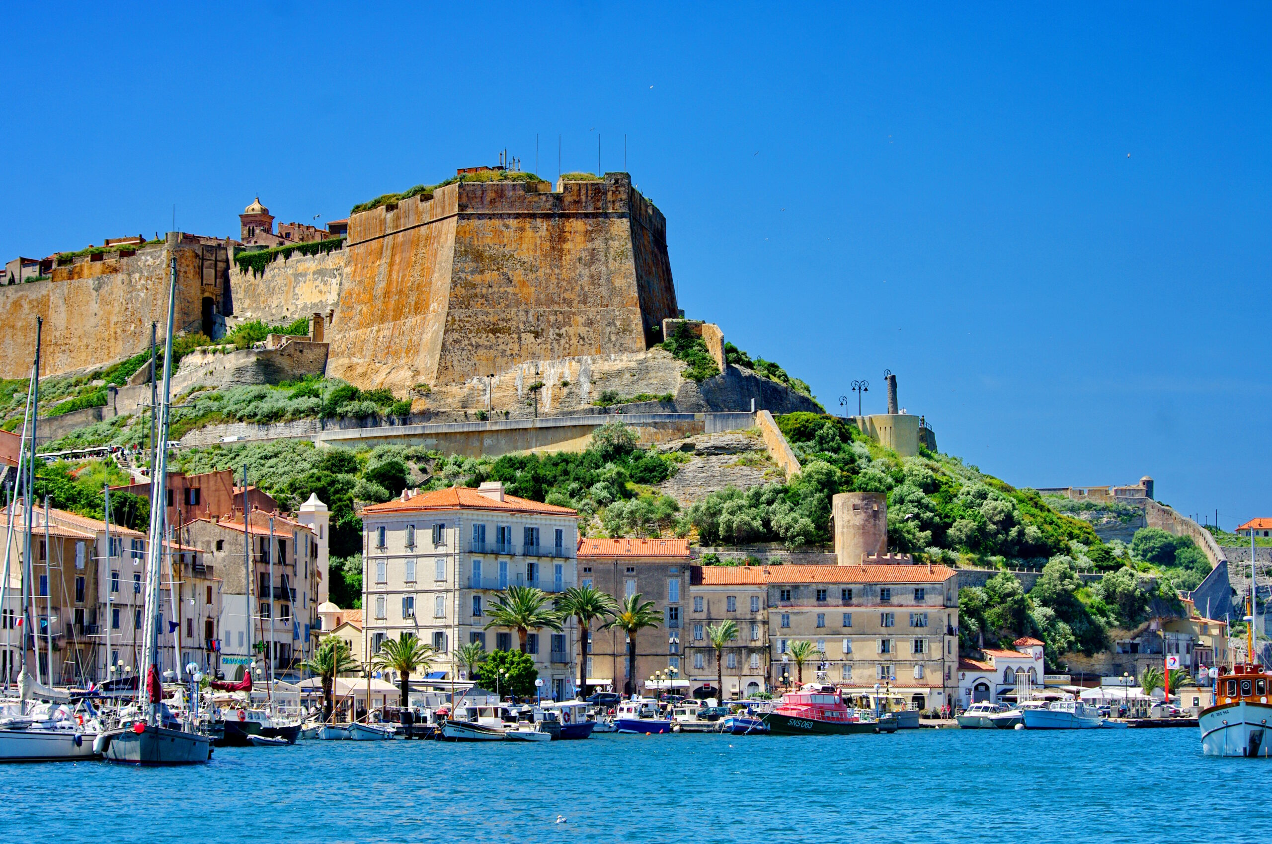 Bonifacio: The Ultimate Travel Guide to Corsica&#8217;s Hidden Gem