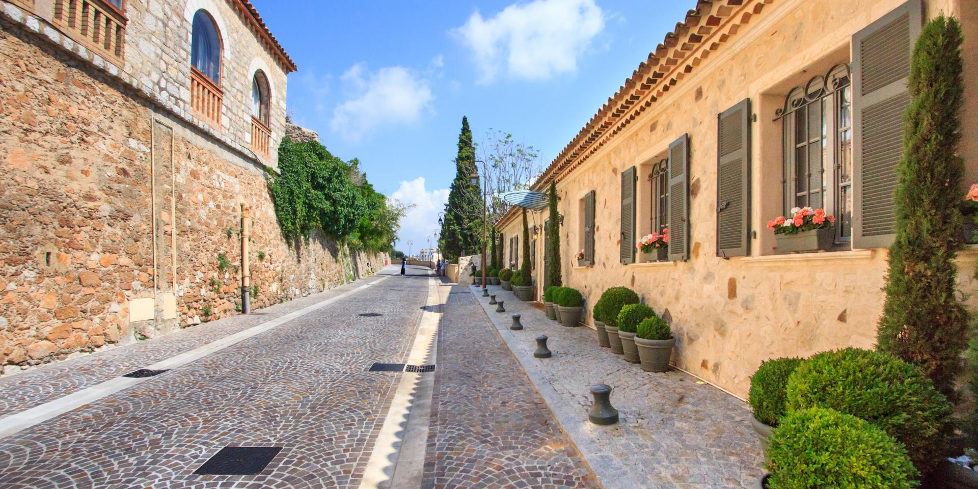 Cannes: The Ultimate Guide to the Glitz and Glamour of the French Riviera
