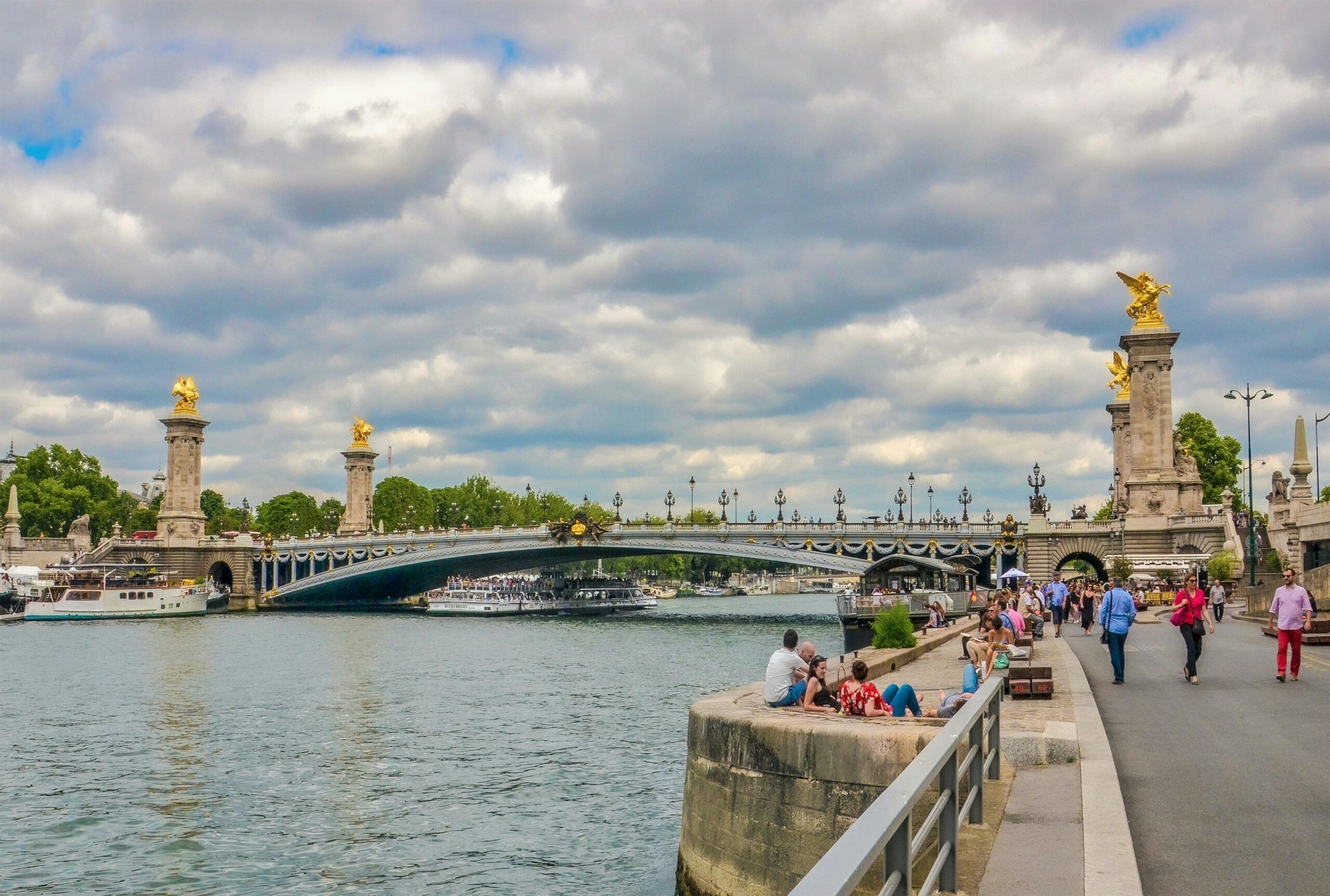 Cầu Alexandre III: The Stunning Parisian Bridge You Can’t Miss