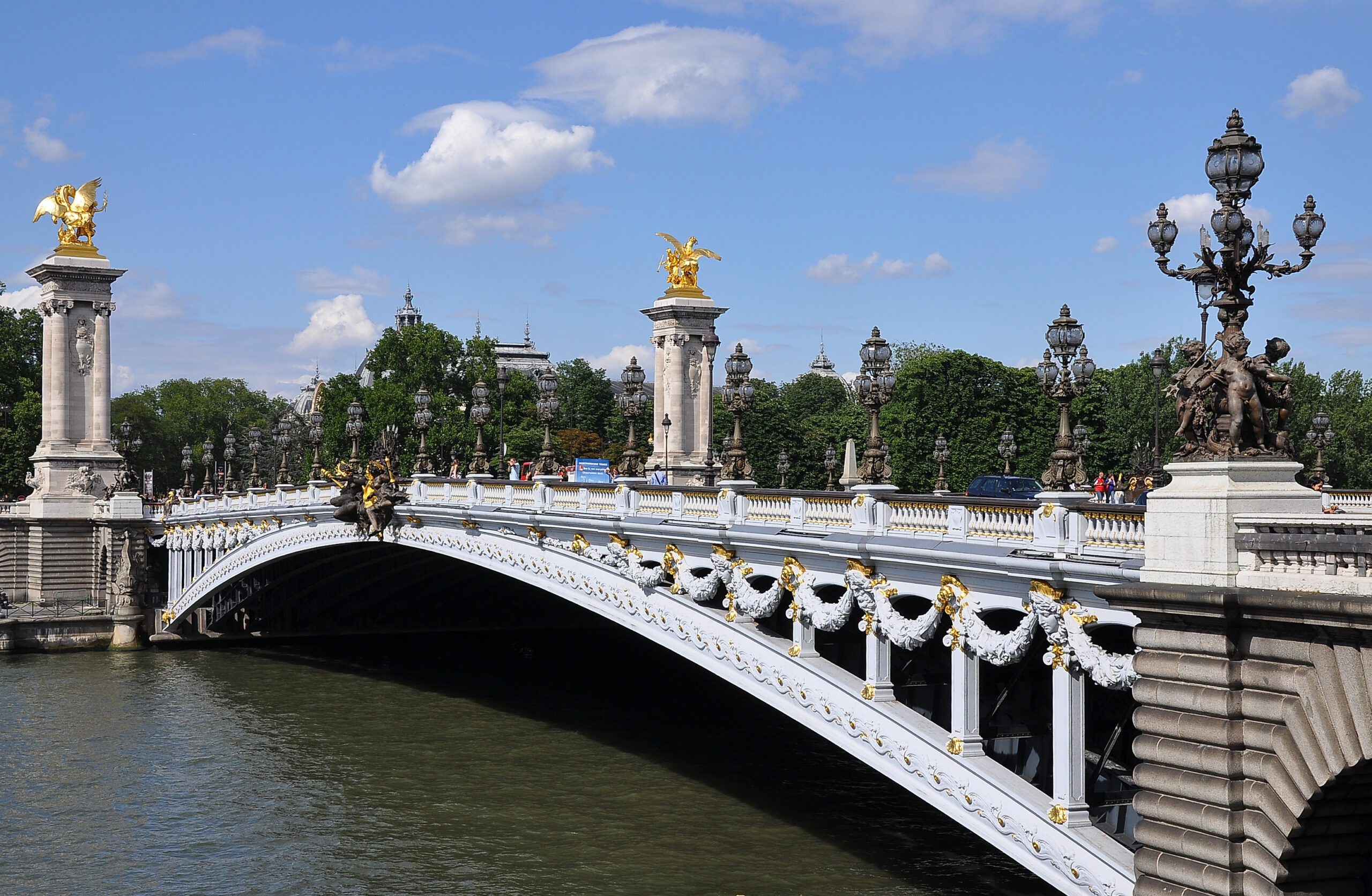 Cầu Alexandre III: The Stunning Parisian Bridge You Can’t Miss