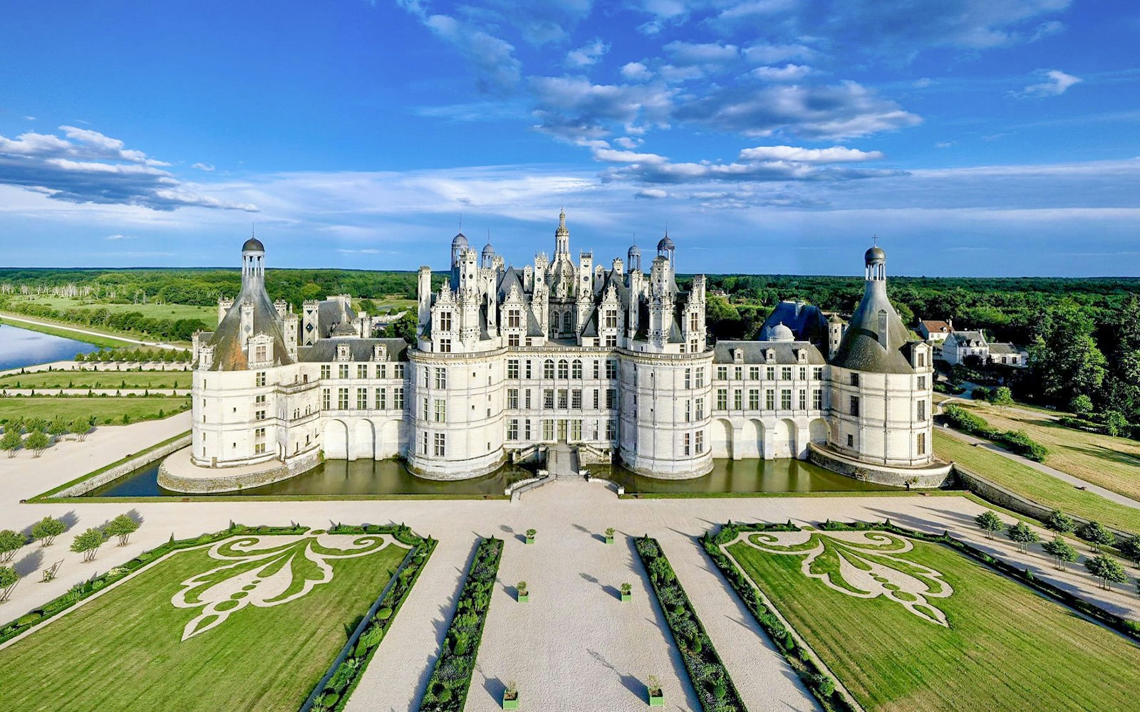 Chambord: The Majestic Castle You Can’t Miss in the Loire Valley