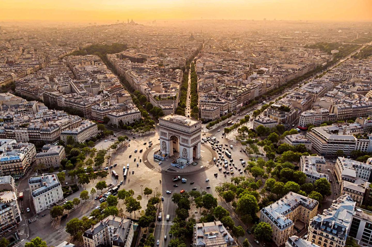 Champs-Élysées: The Paris Avenue That’s Basically a Main Character Energy
