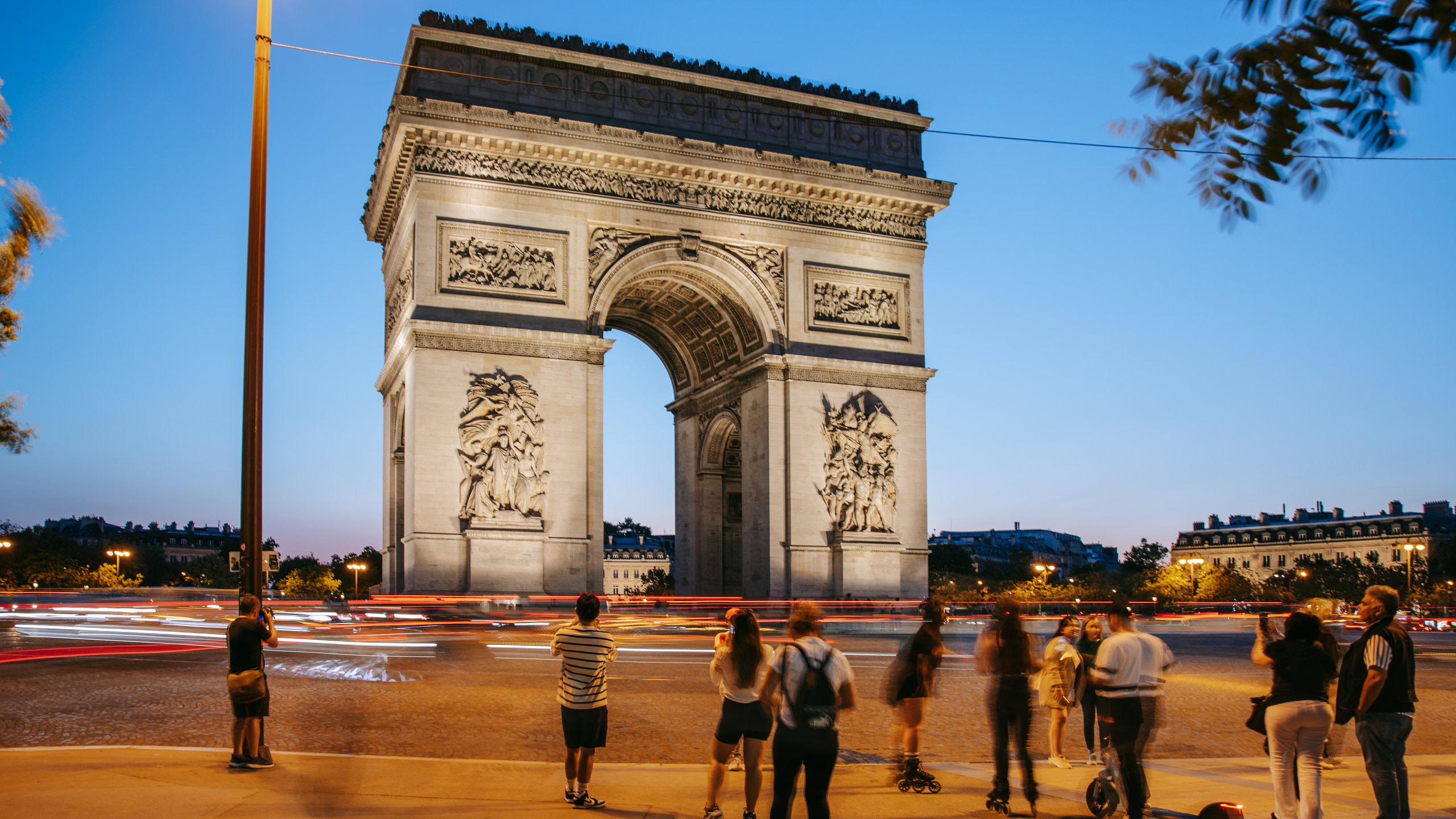 Champs-Élysées: The Paris Avenue That’s Basically a Main Character Energy