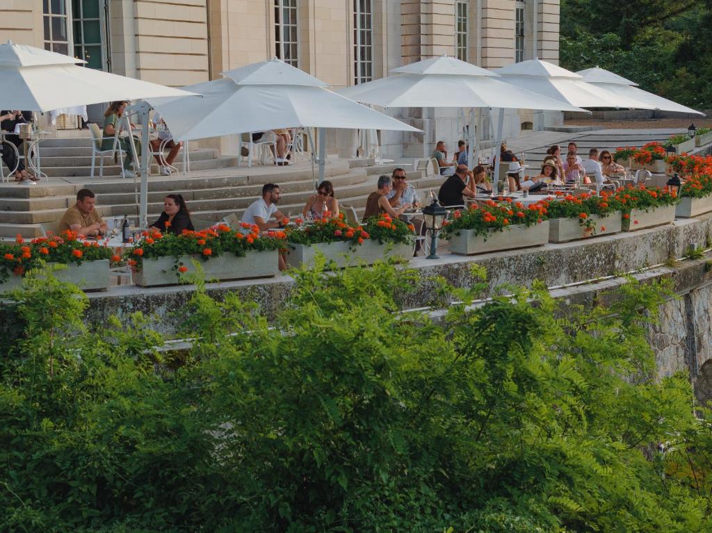 Château D&#8217;Artigny: Slay Your Stay at This French Castle Vibe