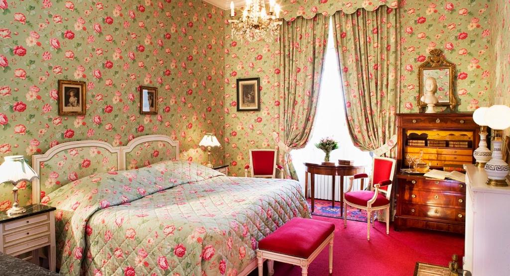 Château D&#8217;Artigny: Slay Your Stay at This French Castle Vibe