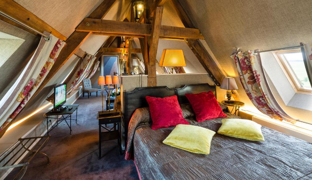 Chateau De Fere: Slay Your Stay at This Epic French Castle Hideout