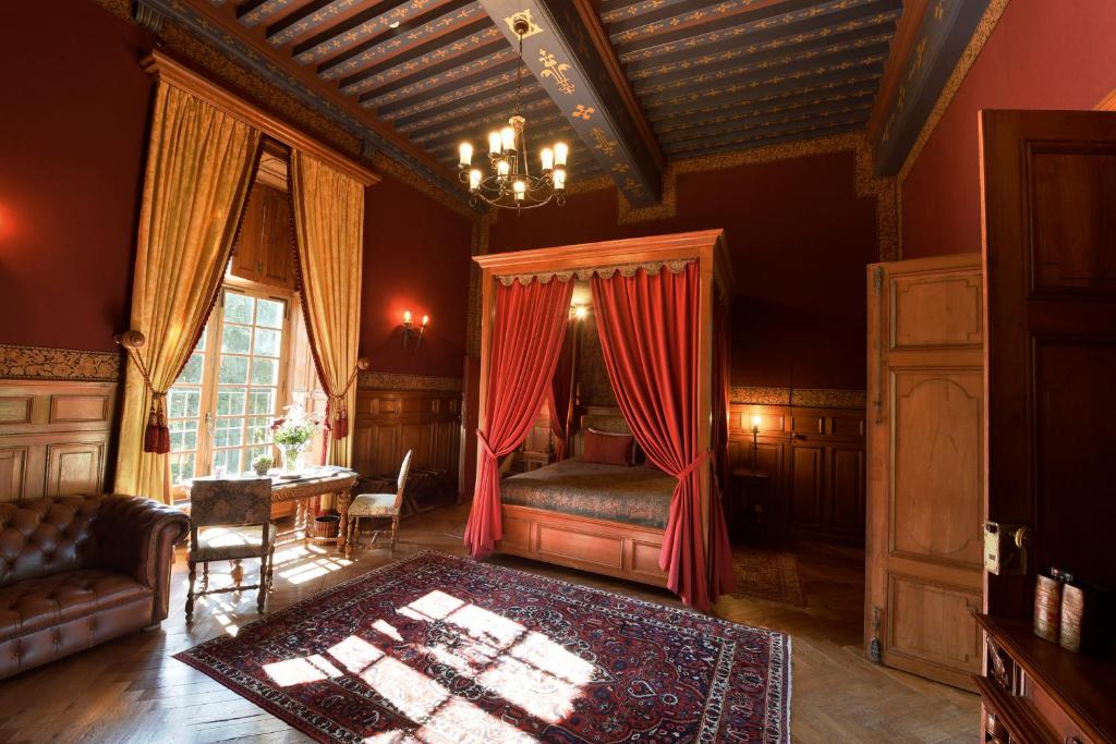Château de Vault de Lugny: Discover a Luxurious Escape to French Elegance