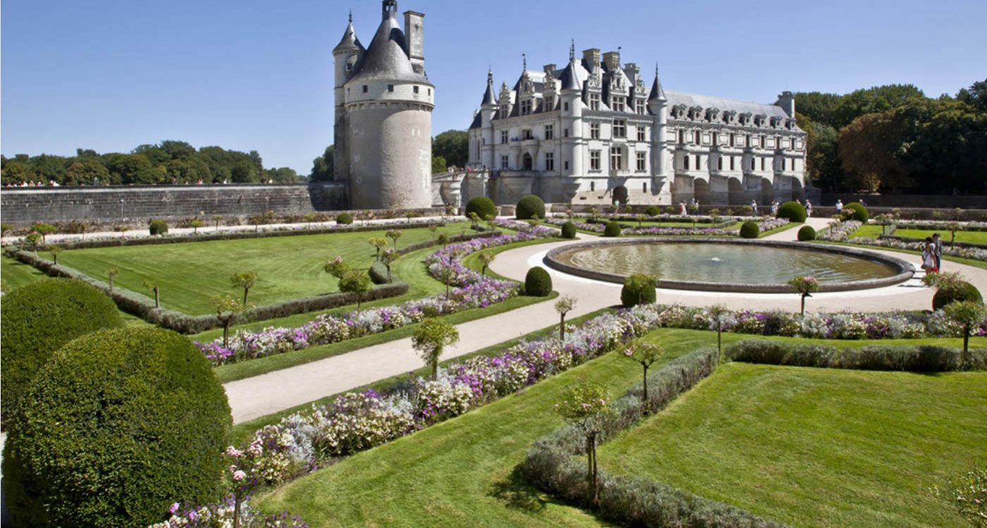 Chenonceau: The Castle That Defines Elegance in the Loire Valley