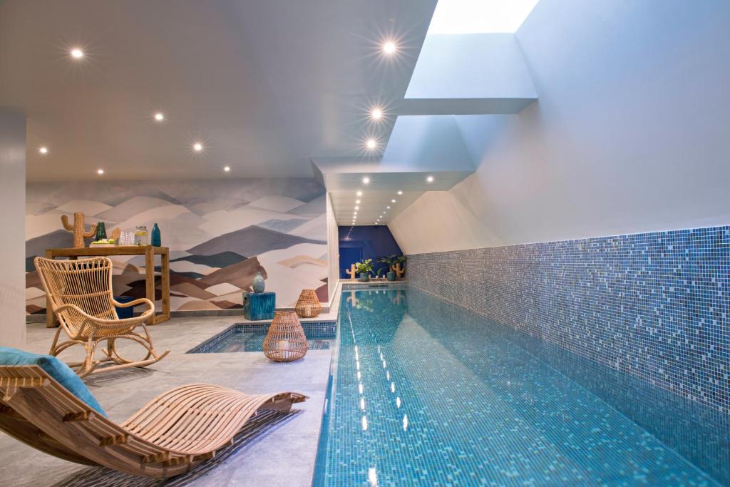 Discover Hotel Parister Piscine &#038; Spa: A Luxurious Stay in the Heart of Paris