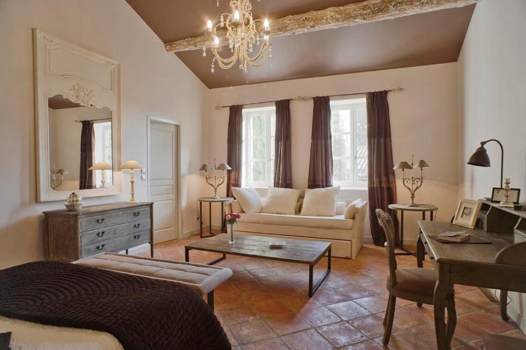 Discover the Allure of Le Domaine Du Colombier: A Hidden Gem in Fréjus, France