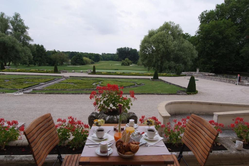Discover the Charm of Château d&#8217;Augerville Golf &#038; Spa Resort: A Perfect Getaway