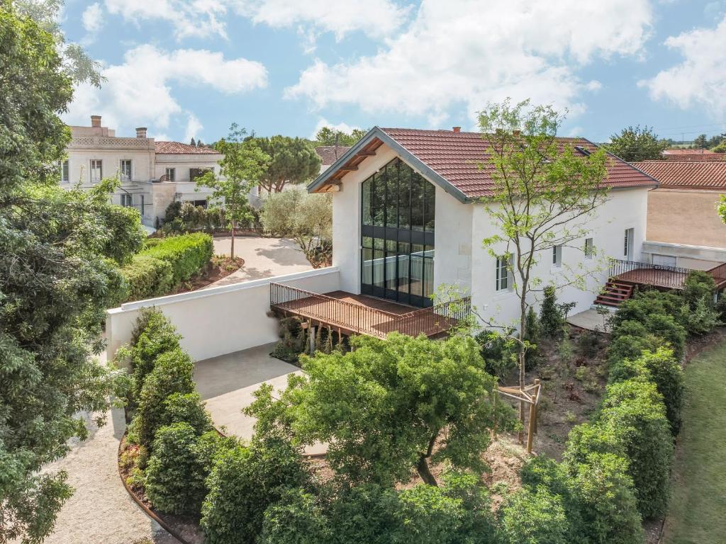 Discover the Charm of La Nauve, Hôtel &#038; Jardin &#8211; Relais &#038; Châteaux: A Timeless Escape