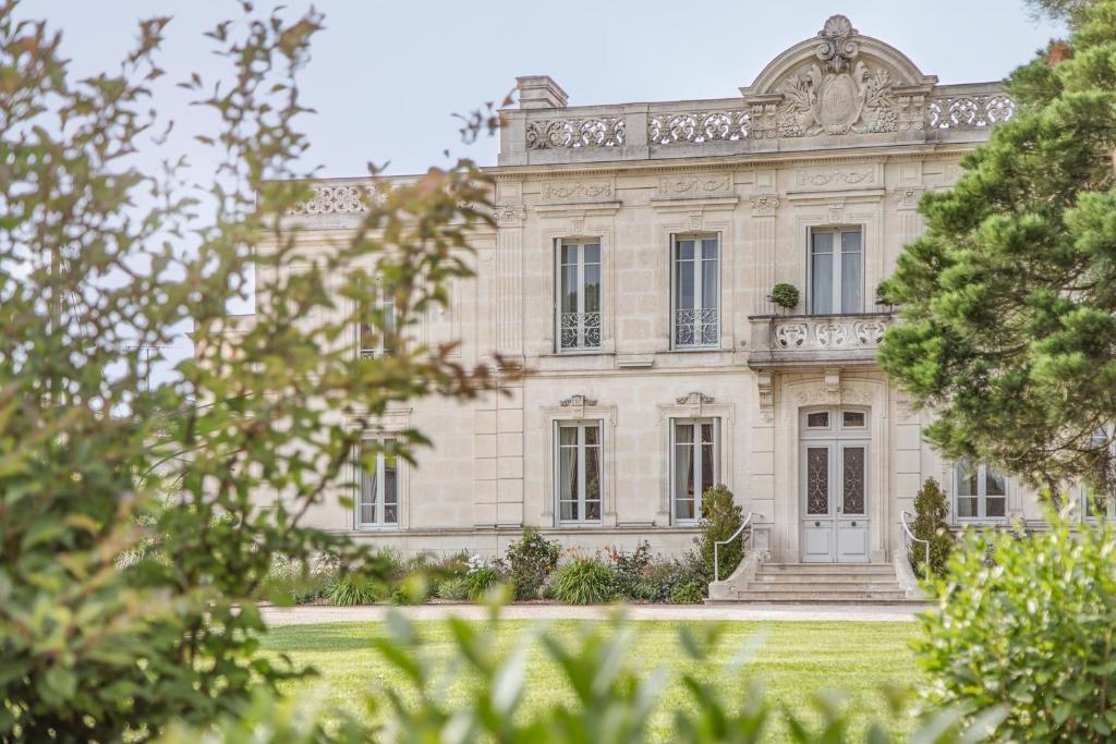 Discover the Charm of La Nauve, Hôtel &#038; Jardin &#8211; Relais &#038; Châteaux: A Timeless Escape