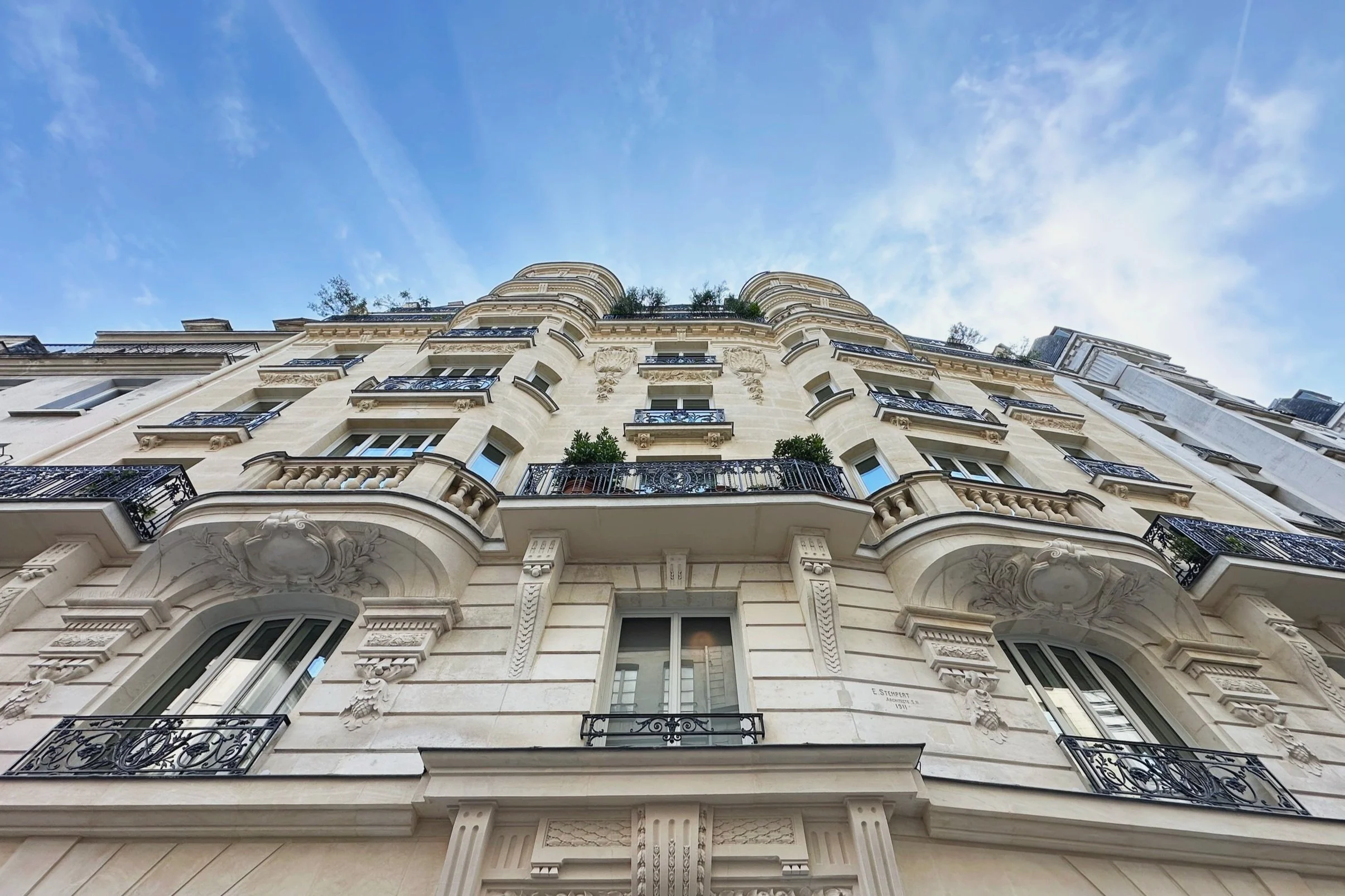 Discover the Charm of Villa-des-Prés: Your Perfect Parisian Getaway