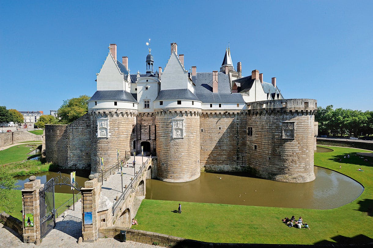 Discover the Luxury of Château de Maubreuil: A Hidden Gem Near Nantes
