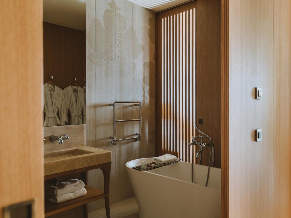 Discover the Royal Champagne Hotel &#038; Spa: A Luxury Experience in the Heart of Champagne, France