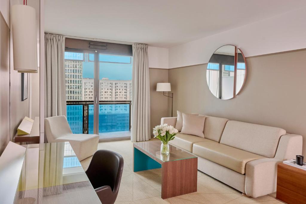 Fraser Suites Paris La Défense: Your Luxe Home Base for Paris Adventures