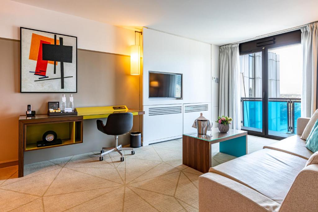 Fraser Suites Paris La Défense: Your Luxe Home Base for Paris Adventures