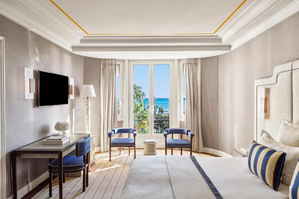 Hôtel Barrière Le Majestic Cannes: Your Luxurious Getaway Awaits in the Heart of Cannes
