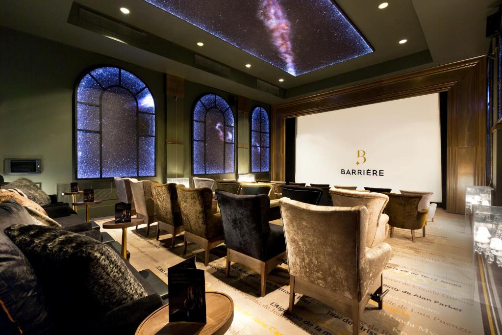 Hôtel Barrière Le Majestic Cannes: Your Luxurious Getaway Awaits in the Heart of Cannes