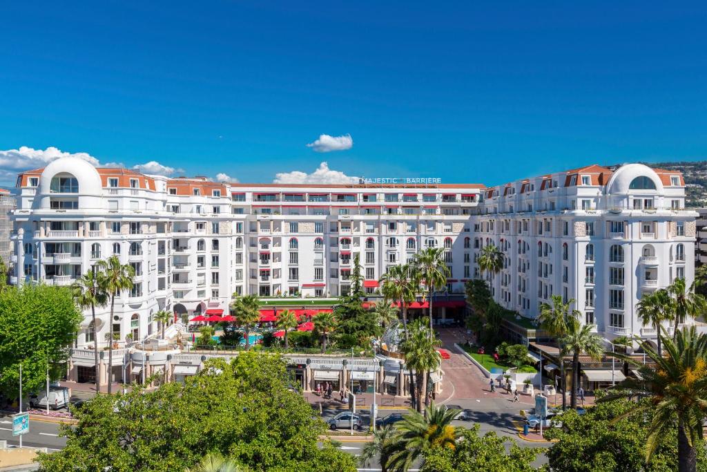 Hôtel Barrière Le Majestic Cannes: Your Luxurious Getaway Awaits in the Heart of Cannes