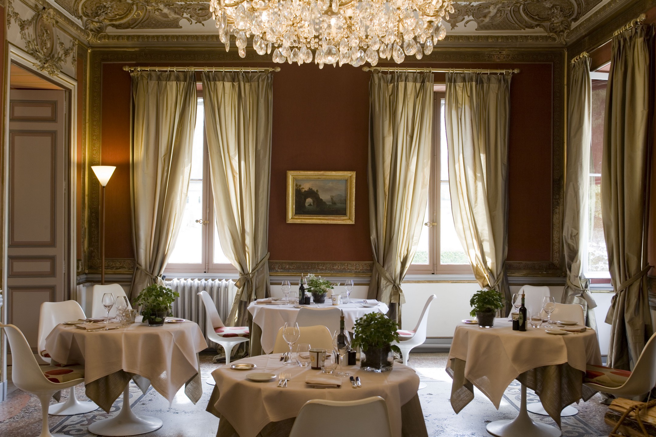 Hotel Château Des Alpilles: Your Ultimate Getaway Destination in the Heart of Provence