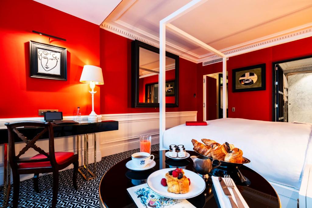 Hôtel de Berri Champs-Élysées, a Luxury Collection Hotel: A Parisian Dream Awaits You