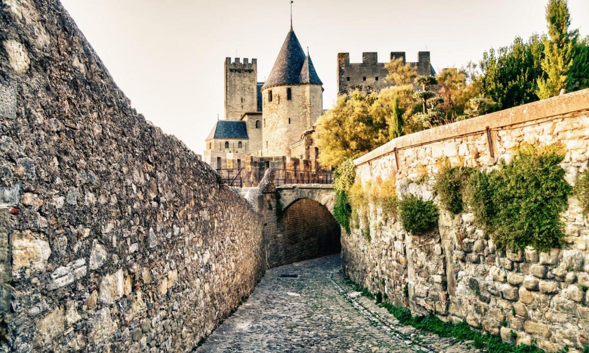 Hotel de la Cité Carcassonne &#8211; MGallery Collection: A Luxurious Retreat in the Heart of History