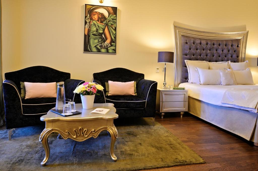 Hôtel Demeure Loredana: A Luxurious Getaway in the Heart of Saint-Florent