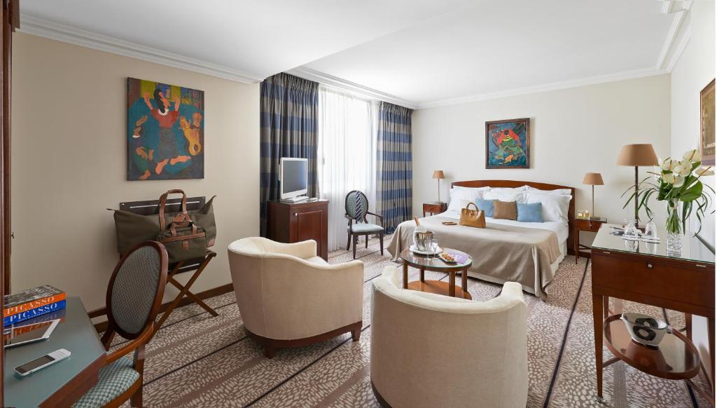 Hôtel Juana: The French Riviera Stay That’s Giving Main Character Energy