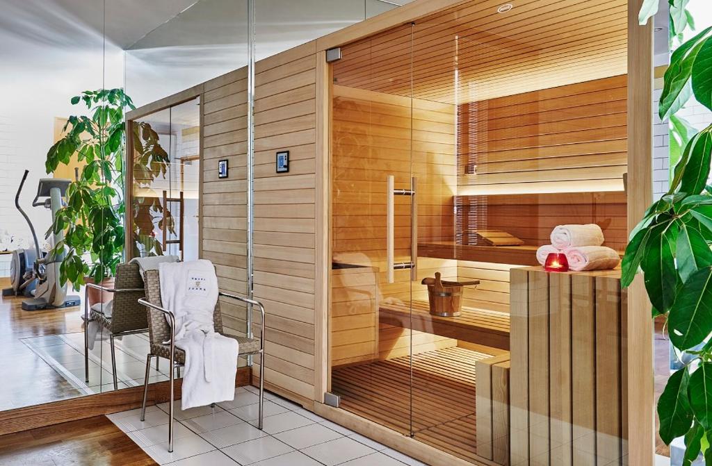 Hôtel Juana: The French Riviera Stay That’s Giving Main Character Energy