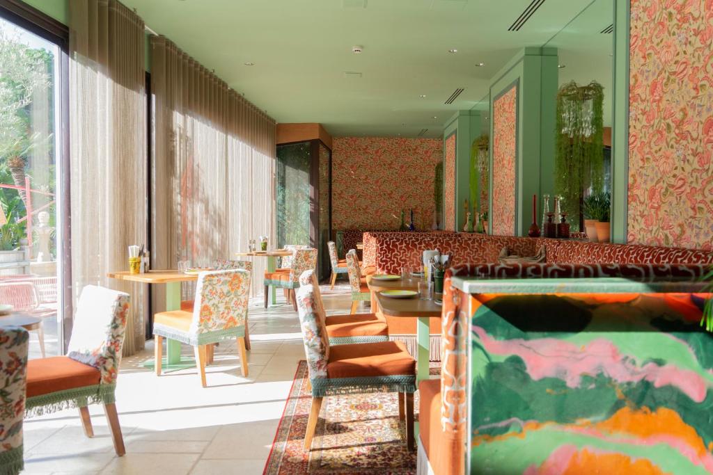 Hôtel Juana: The French Riviera Stay That’s Giving Main Character Energy