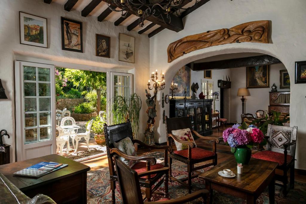 Hotel Le Maquis: Your Ultimate Getaway in the Heart of Grosseto-Prugna, Corsica
