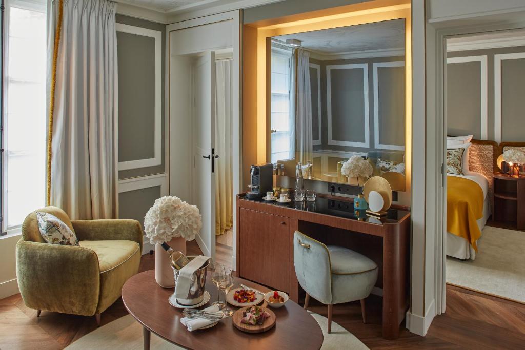 Hôtel Les Lumières &#8211; Relais &#038; Châteaux: Discover the Epitome of Luxury in Versailles