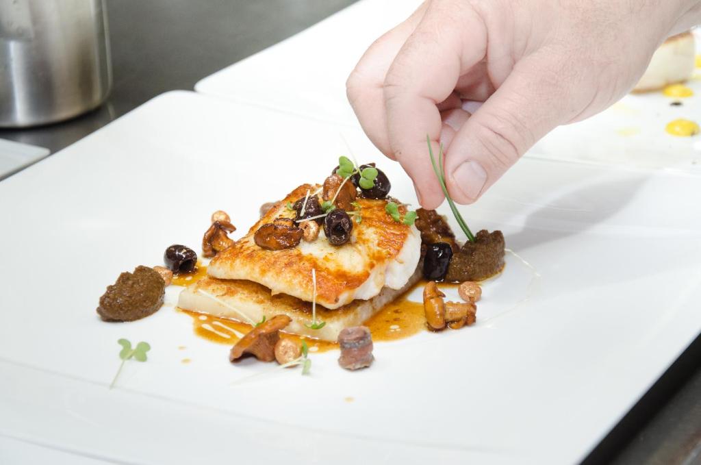 Hotel Restaurant Spa Ivan Vautier: Your Ultimate Escape in Caen