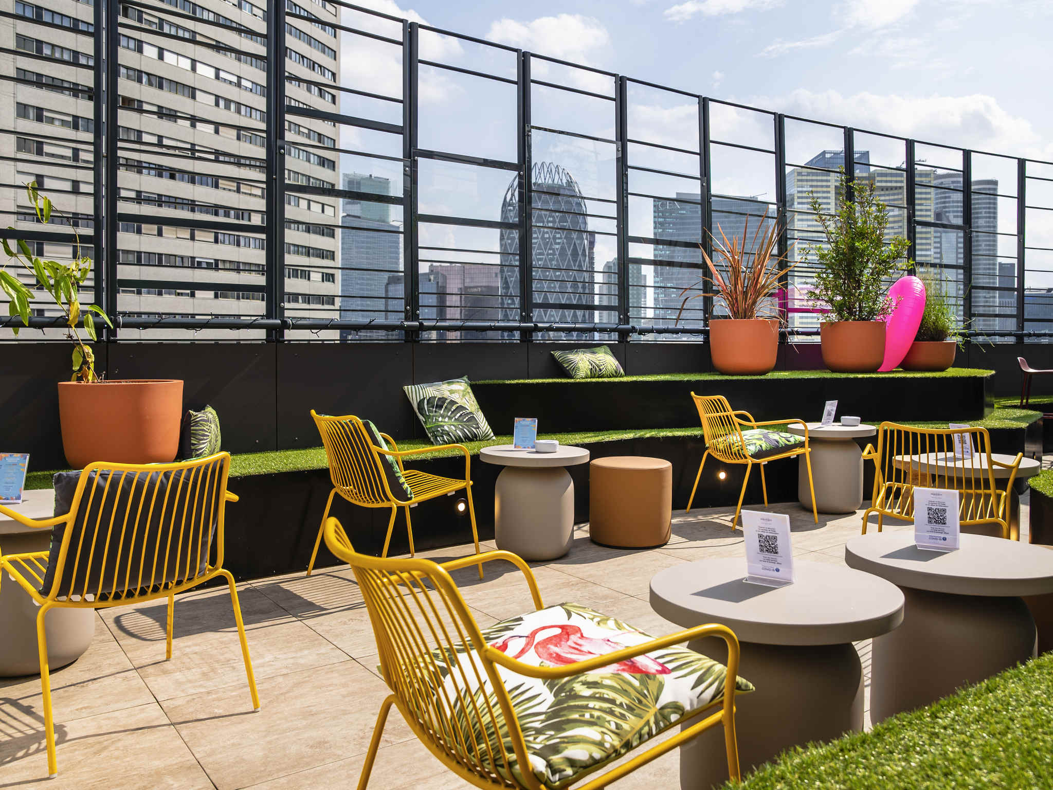 La Défense: Paris&#8217; Hidden Urban Jewel You Have to Explore