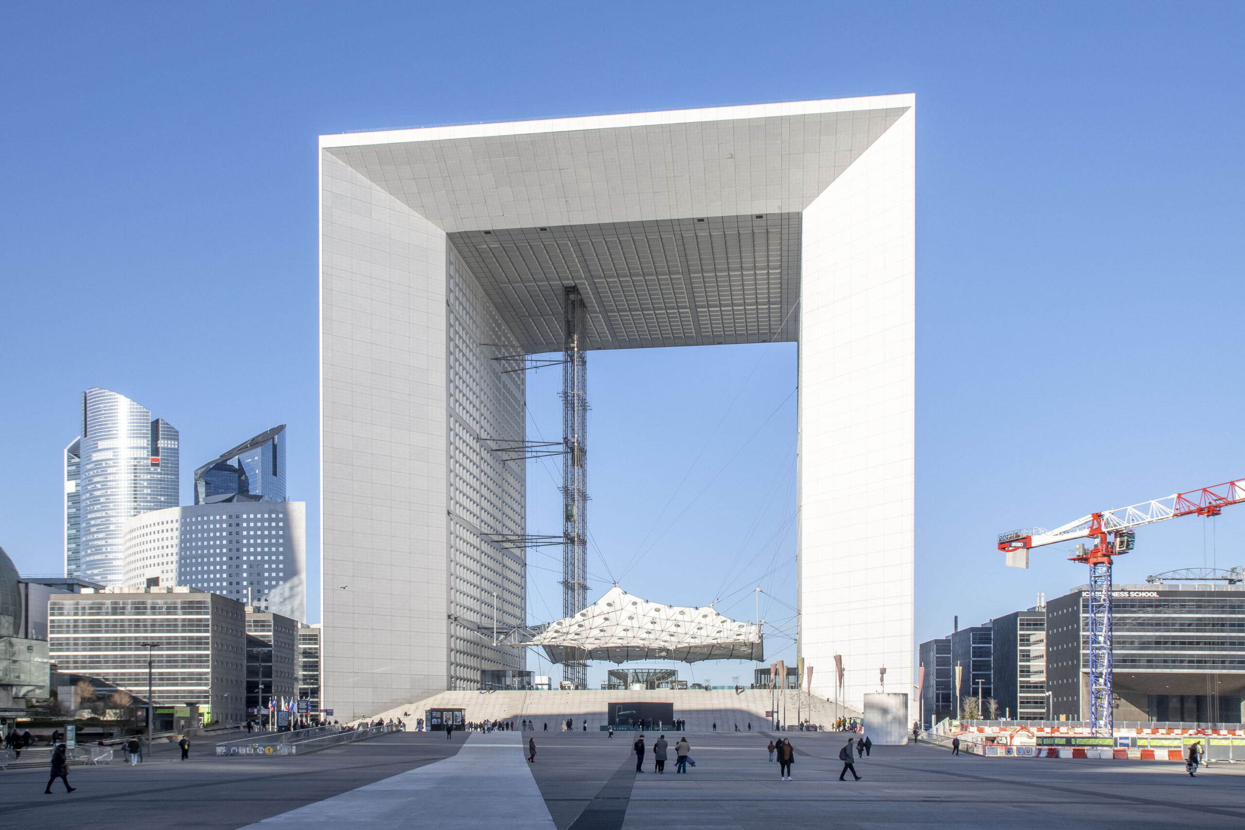 La Défense: Paris&#8217; Hidden Urban Jewel You Have to Explore