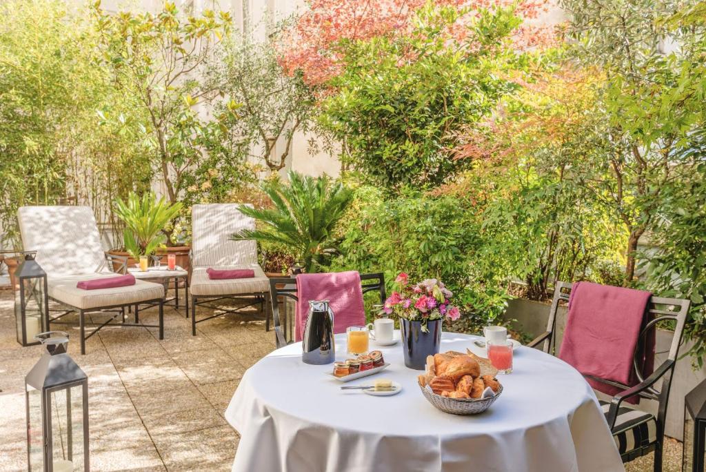 L&#8217;Hôtel: The Ultimate Luxury Experience in Paris
