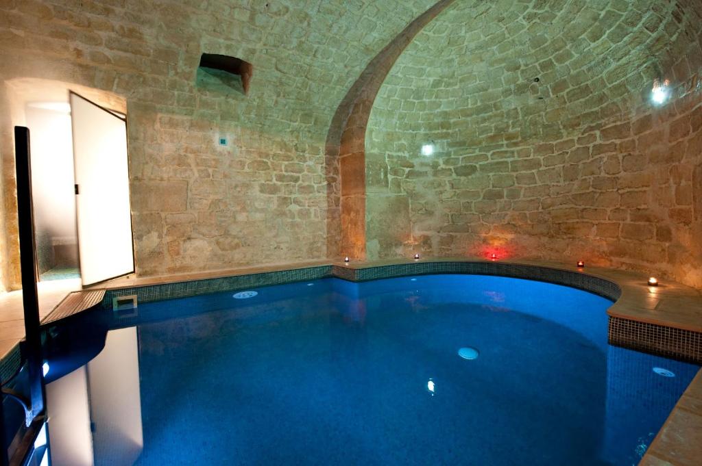 L&#8217;Hôtel: The Ultimate Luxury Experience in Paris